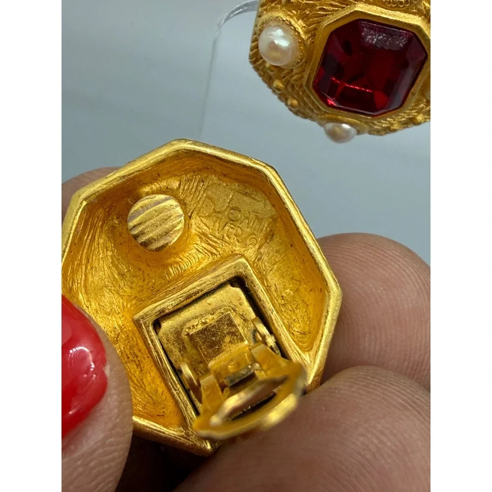 Joan Rivers Clip On Earrings Matt Gold Tone Red Faceted Center Imitation Pearls